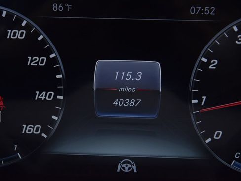 Used 2019 Mercedes-Benz S 560 Sedan image 27