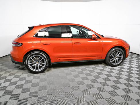 Certified 2024 Porsche Macan S AWD/4WD image 28