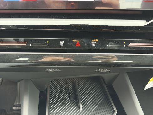 New 2026 BMW 530i w/ Convenience Package image 7