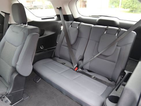 Used 2025 Ford Explorer Active RWD image 19