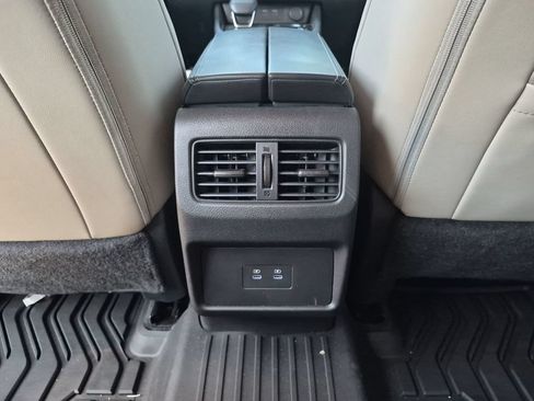 Used 2025 Nissan Rogue SV w/ SV Premium Package FWD image 39
