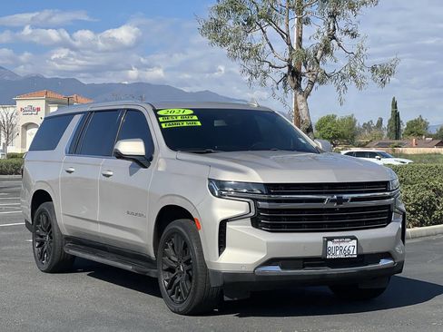 Used 2021 Chevrolet Suburban LT w/ LT Signature Package image 6