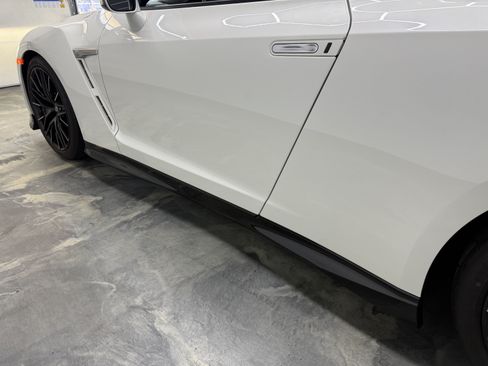 Used 2020 Nissan GT-R Premium AWD/4WD image 32