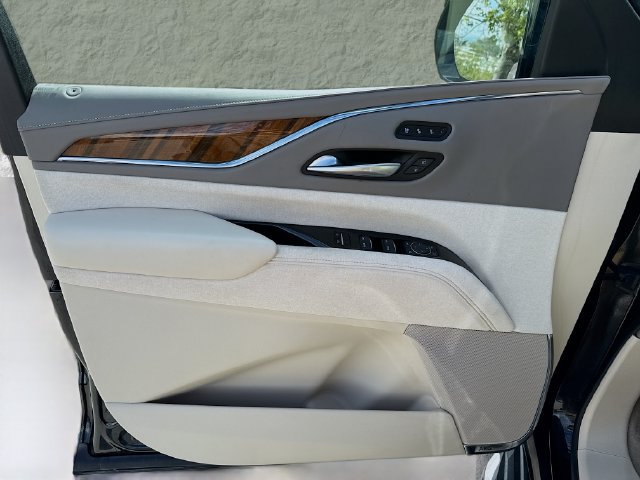 Used 2024 Cadillac Escalade Sport Platinum AWD/4WD image 25