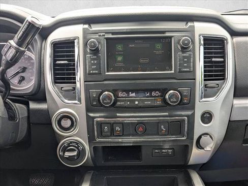 Used 2019 Nissan Titan PRO-4X AWD/4WD image 12