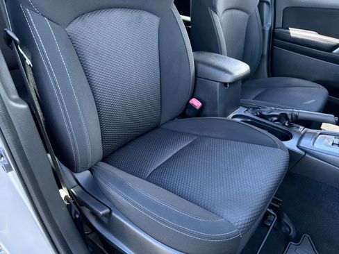Used 2016 Subaru Forester 2.5i Premium w/ All-Weather Package AWD/4WD image 23