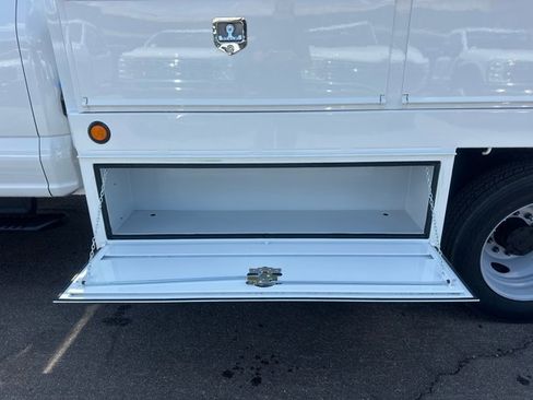 New 2025 Ford F550 4x4 SuperCab Super Duty image 14