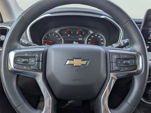 Used 2025 Chevrolet Blazer LT image 22