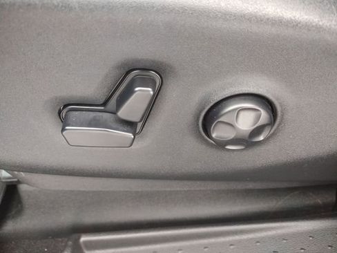 Used 2018 Chrysler Pacifica Touring Plus w/ S Appearance Package image 24