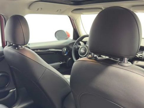 Used 2019 MINI Cooper 4-Door Hardtop w/ Signature Upholstery Package FWD image 15