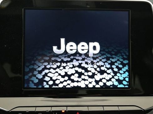 New 2025 Jeep Compass Latitude w/ Sun & Sound Group image 29
