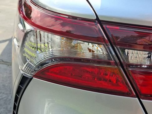 Used 2023 Toyota Camry SE FWD image 10