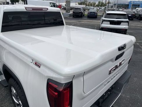 Used 2023 GMC Sierra 1500 SLT w/ SLT Convenience Package AWD/4WD image 23