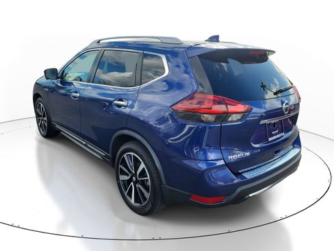 Used 2018 Nissan Rogue SL w/ Premium Package image 3