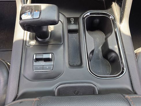 Used 2023 GMC Sierra 1500 AT4 w/ AT4 Premium Package AWD/4WD image 17