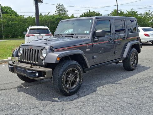 Used 2016 Jeep Wrangler Unlimited Sahara AWD/4WD image 3