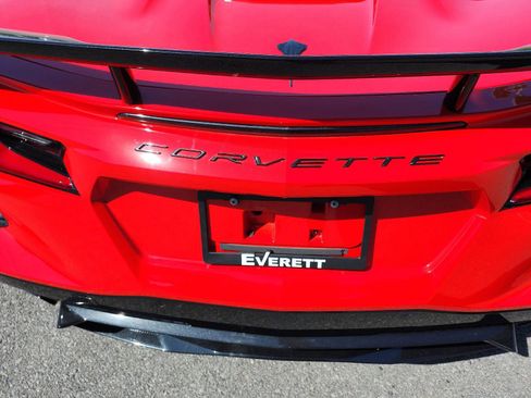 Used 2025 Chevrolet Corvette 3LT 2dr Stingray Conv w/ Z51 Performance Package image 4