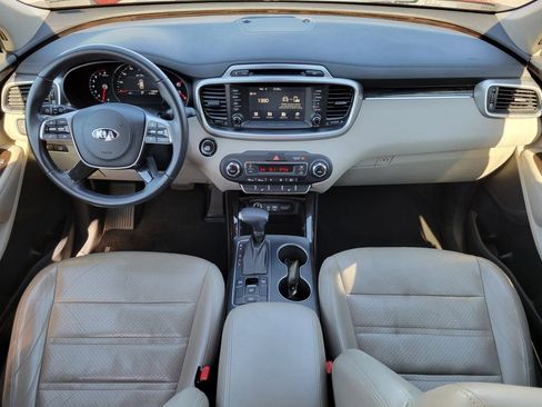 Used 2019 Kia Sorento EX image 19