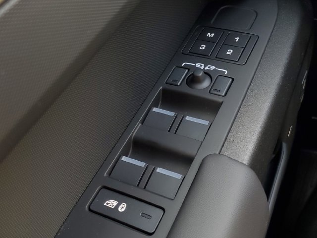 New 2026 Land Rover Defender 110 AWD/4WD image 21