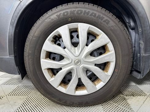 Used 2018 Nissan Rogue S image 17