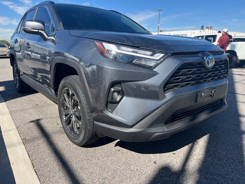 Used 2023 Toyota RAV4 XLE Premium AWD/4WD image 4
