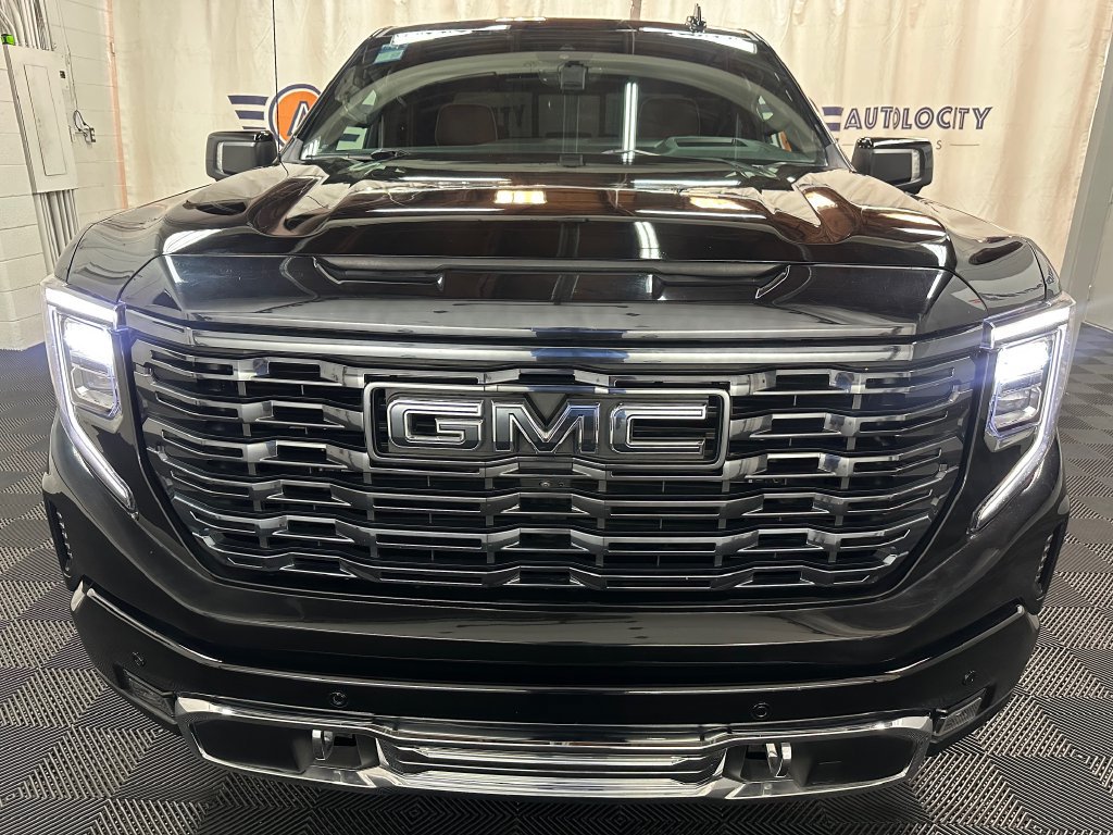 Used 2023 GMC Sierra 1500 Denali Ultimate AWD/4WD image 3
