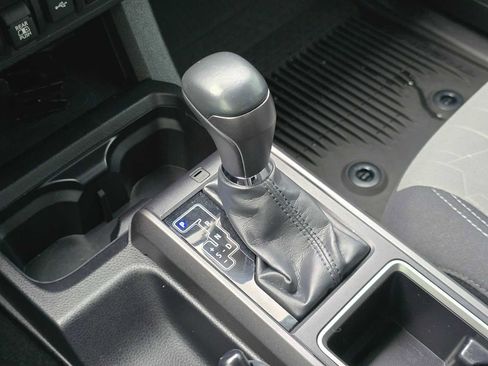 Used 2022 Toyota Tacoma TRD Off-Road image 35