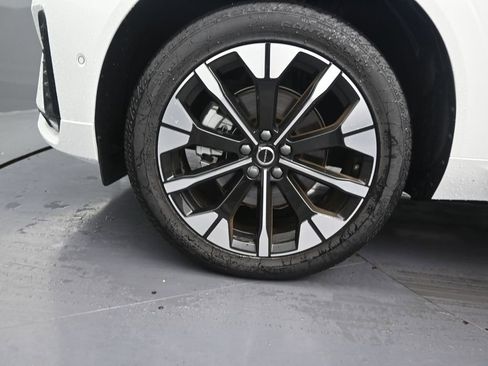 New 2026 Volvo XC60 B5 Plus w/ Protection Package Premier AWD/4WD image 9