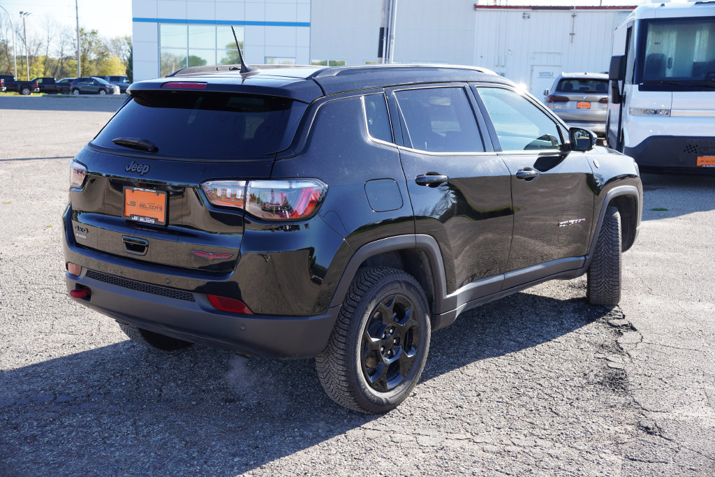 Certified 2023 Jeep Compass Trailhawk w/ Sun and Sound Group AWD/4WD image 5