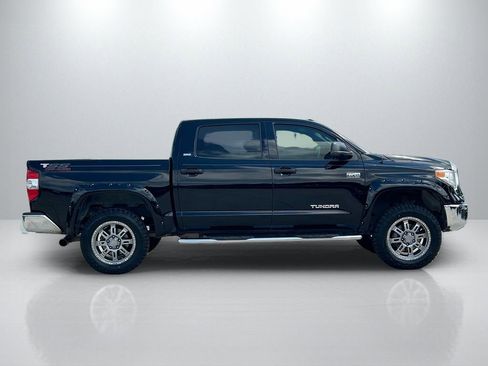 Used 2017 Toyota Tundra SR5 w/ SR5 Upgrade Package AWD/4WD image 4