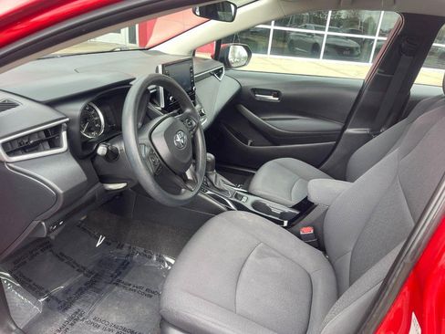 Used 2021 Toyota Corolla LE FWD image 12