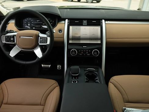 New 2026 Land Rover Discovery Limited Edition AWD/4WD image 44