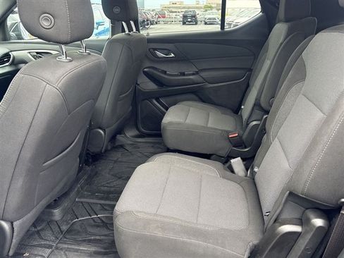 Certified 2023 Chevrolet Traverse LT FWD image 23