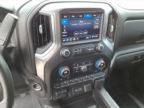Used 2019 Chevrolet Silverado 1500 LT Trail Boss AWD/4WD image 15