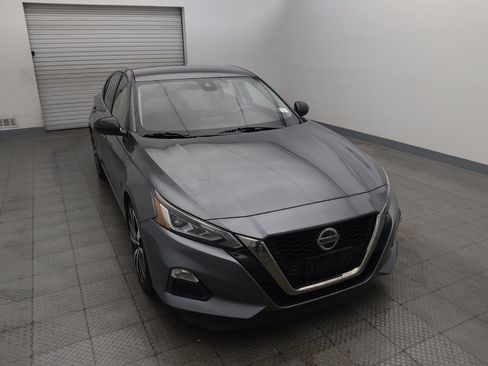 Used 2022 Nissan Altima 2.5 SR FWD image 14