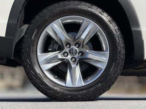 Used 2019 Toyota Highlander Limited image 19