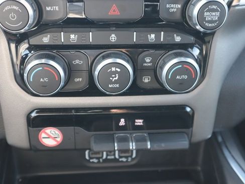 Used 2024 RAM 1500 Laramie image 15