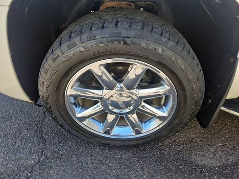 Used 2014 GMC Yukon XL Denali AWD/4WD image 27