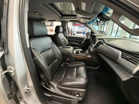 Used 2020 Chevrolet Suburban LT image 38