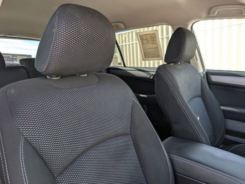 Used 2019 Subaru Outback 2.5i Premium image 19