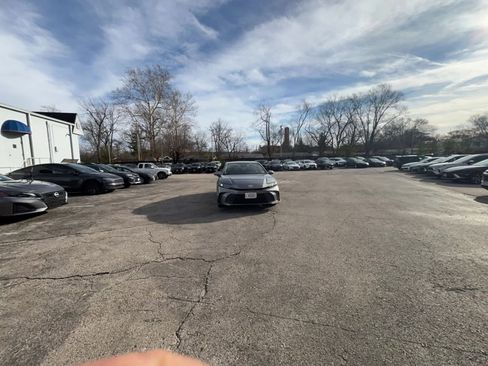 Used 2025 Toyota Camry SE image 15