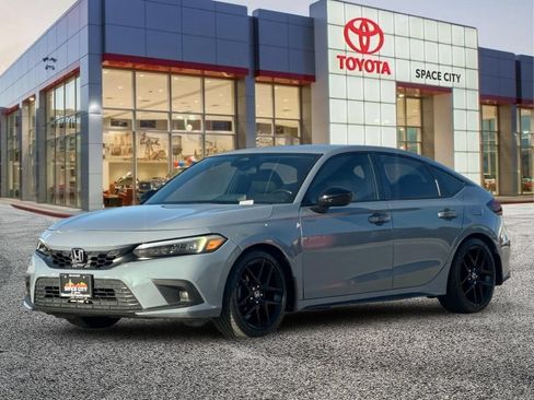 Used 2022 Honda Civic Sport image 2