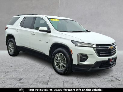 Used 2023 Chevrolet Traverse LT