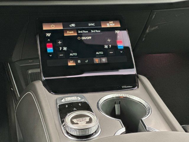 New 2027 Cadillac Vistiq Sport w/ LPO, Floor Liner Package AWD/4WD image 4