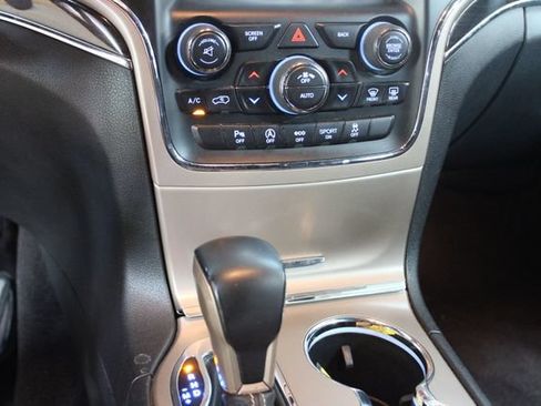 Used 2017 Jeep Grand Cherokee Overland AWD/4WD image 19
