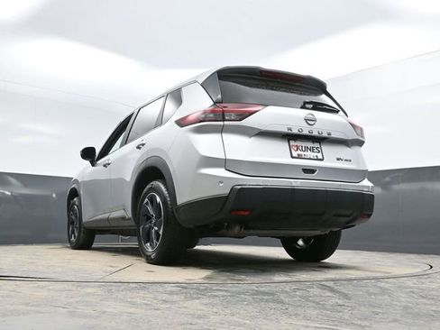 Used 2024 Nissan Rogue SV image 49