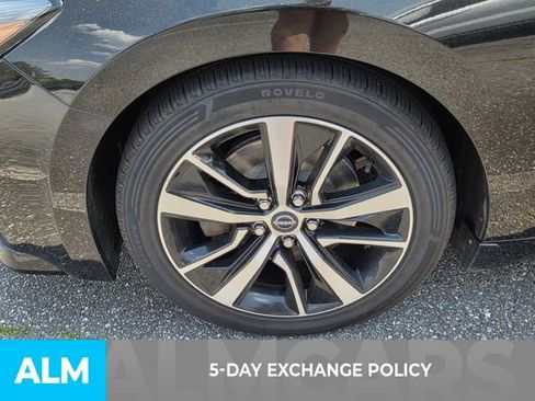 Used 2023 Nissan Maxima SL FWD image 3