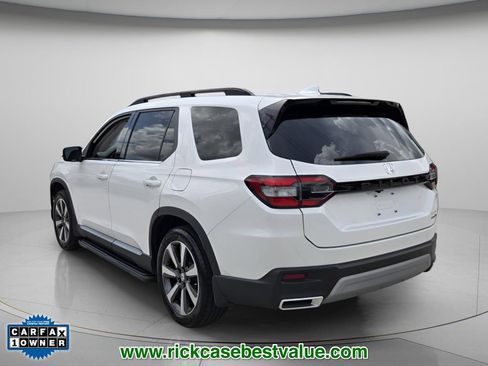 Used 2024 Honda Pilot Touring image 8