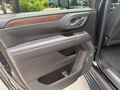 Used 2023 Chevrolet Suburban High Country AWD/4WD image 38