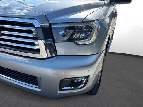 Used 2018 Toyota Sequoia Platinum image 9